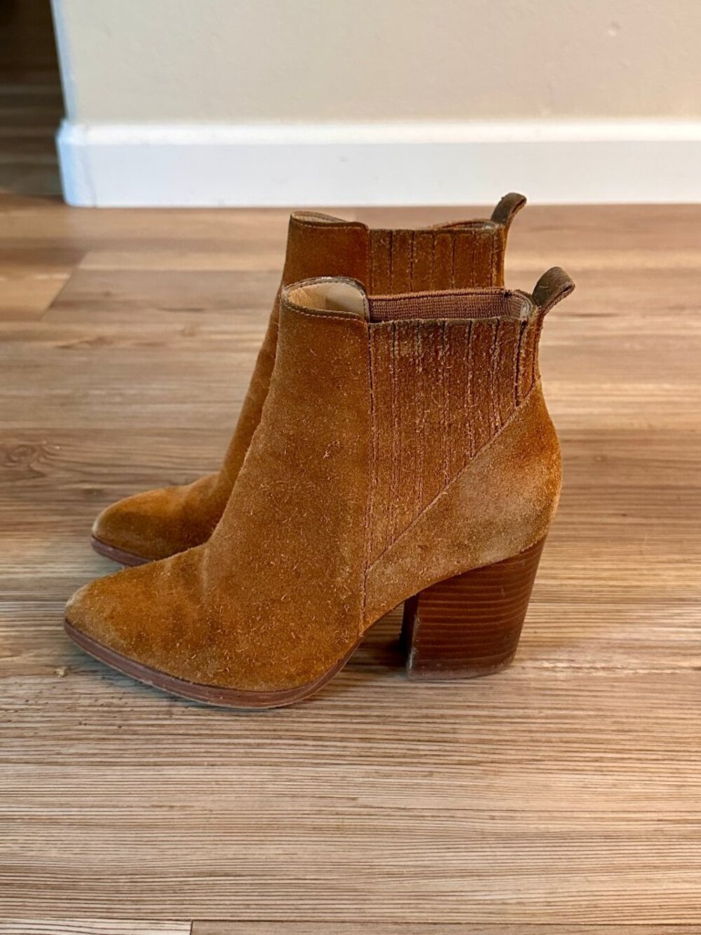 Brown suede ankle boots (block heel, pointed toe) size 5.5